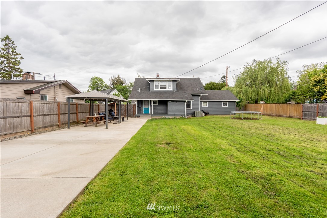 324 N Street Centralia, WA 98531 - Photo 28 of 32 a view of a house with a yard balcony and sitting area