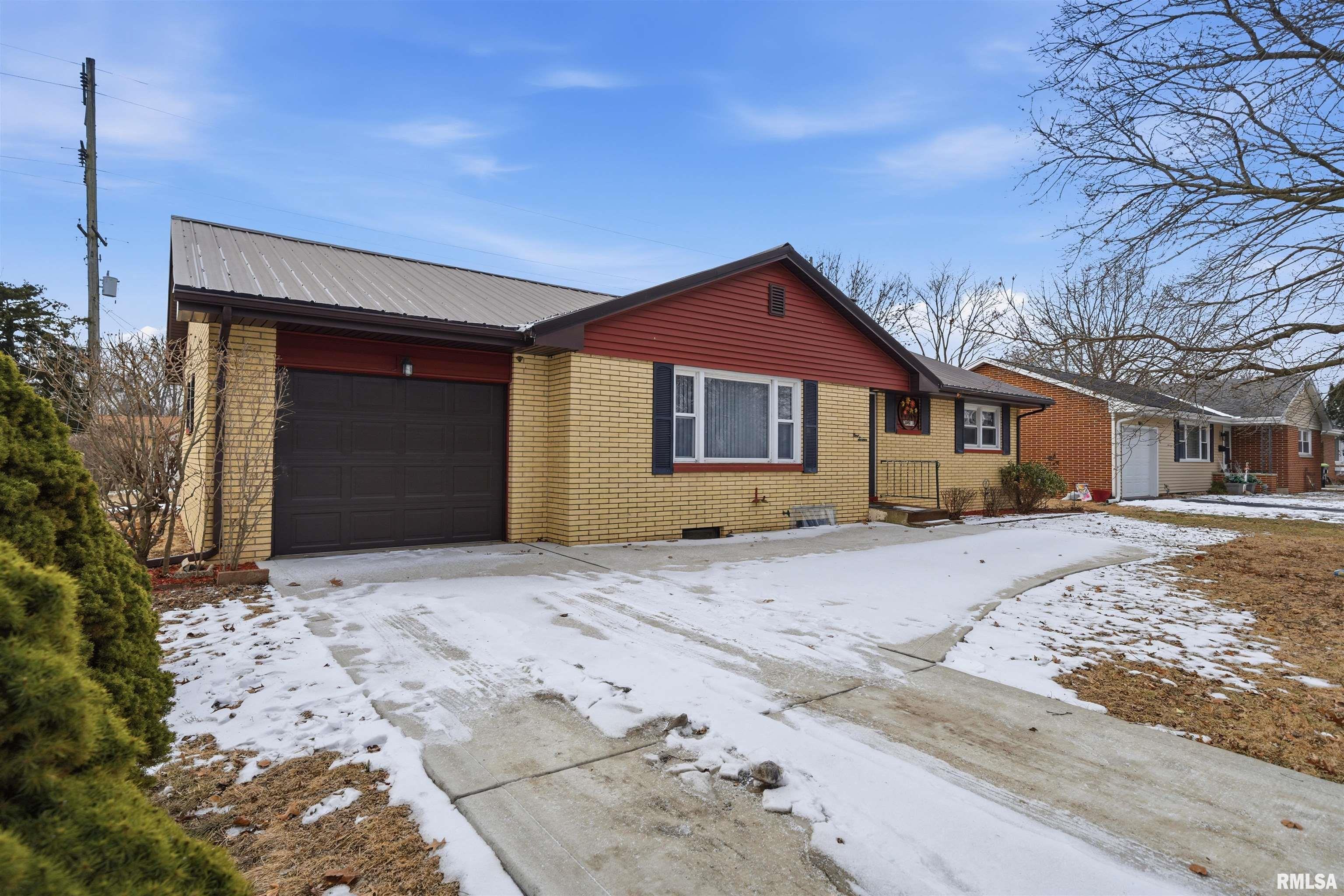 916 West Walnut Street Chillicothe, IL 61523 - Photo 3 of 28