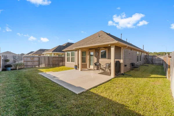 $1,800 | 928 Gentle Moss Drive, Magnolia, TX 77354
