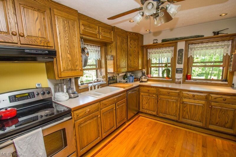5117 Young Road Stow, OH 44224 - Photo 5 of 34 Gallery Image 5