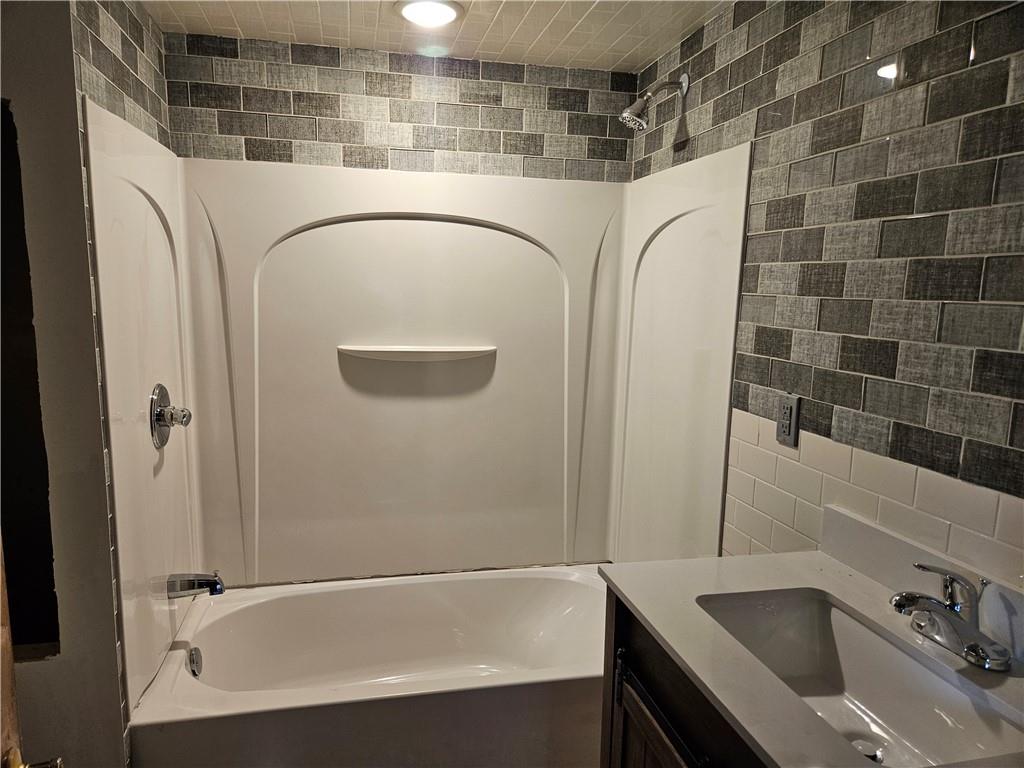 330 West Venango Street Mercer, PA 16137 - Photo 20 of 26