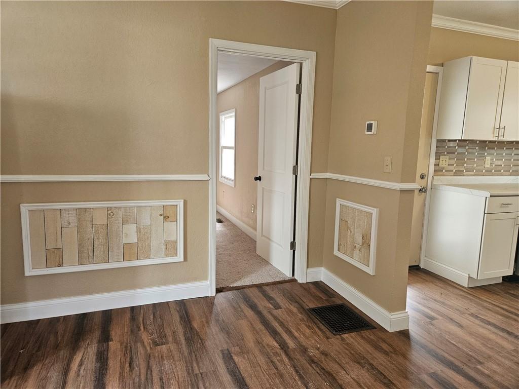 330 West Venango Street Mercer, PA 16137 - Photo 7 of 26