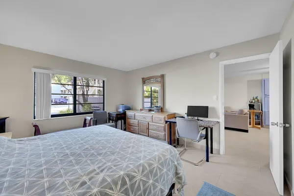 $1,900 | 138 South Cypress Road, Unit 214, Pompano Beach, FL 33060