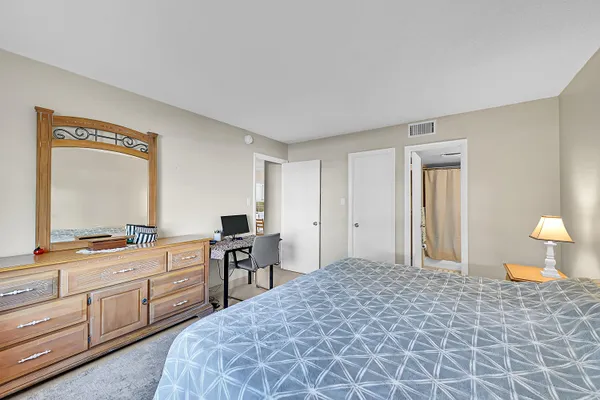 $1,900 | 138 South Cypress Road, Unit 214, Pompano Beach, FL 33060