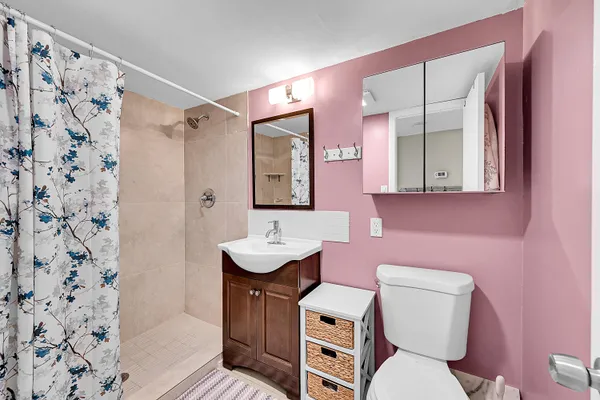 $1,900 | 138 South Cypress Road, Unit 214, Pompano Beach, FL 33060