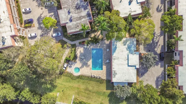 $1,900 | 138 South Cypress Road, Unit 214, Pompano Beach, FL 33060