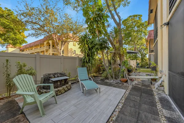 $1,900 | 138 South Cypress Road, Unit 214, Pompano Beach, FL 33060