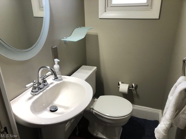 1571 Commodore Road Cleveland, OH 44124 - Photo 18 of 31