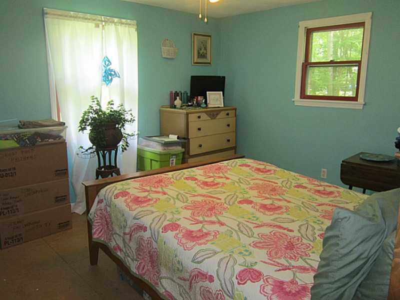 440 Gardiner Road Richmond, RI 02892 - Photo 10 of 19 Bedroom.