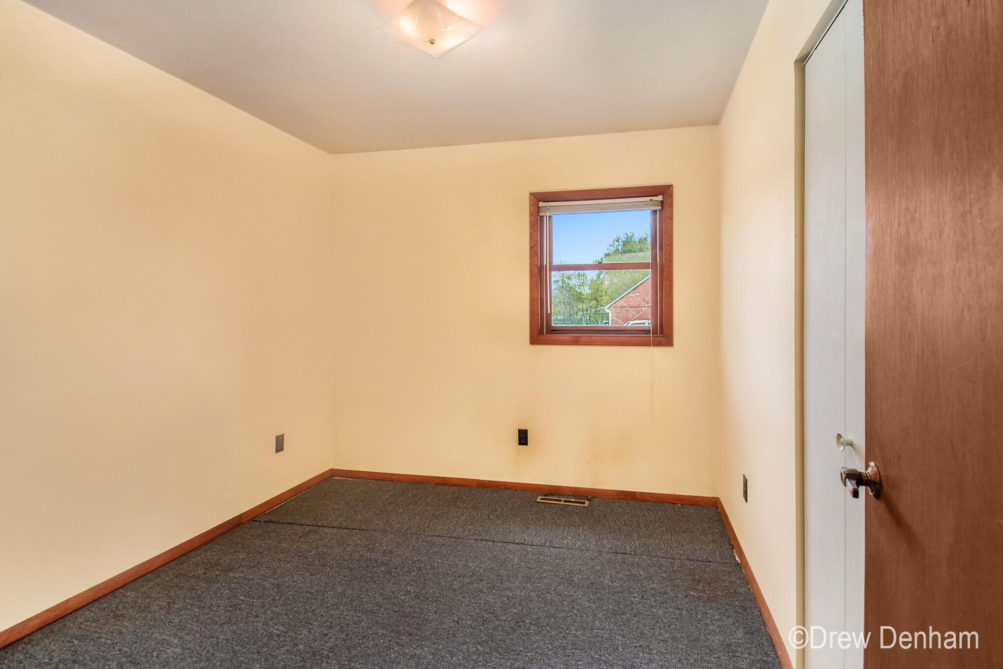 34 Tierney Road Bay City, MI 48708 - Photo 8 of 19 Next Door Photos 34_11