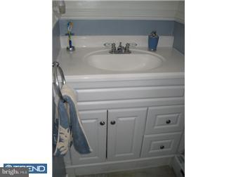 10 Brookshire Road Sicklerville, NJ 08081 - Photo 11 of 12 Bathroom