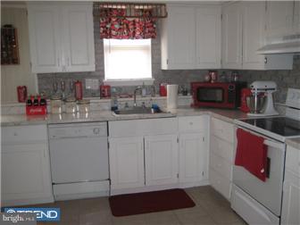 10 Brookshire Road Sicklerville, NJ 08081 - Photo 5 of 12 Kitchen
