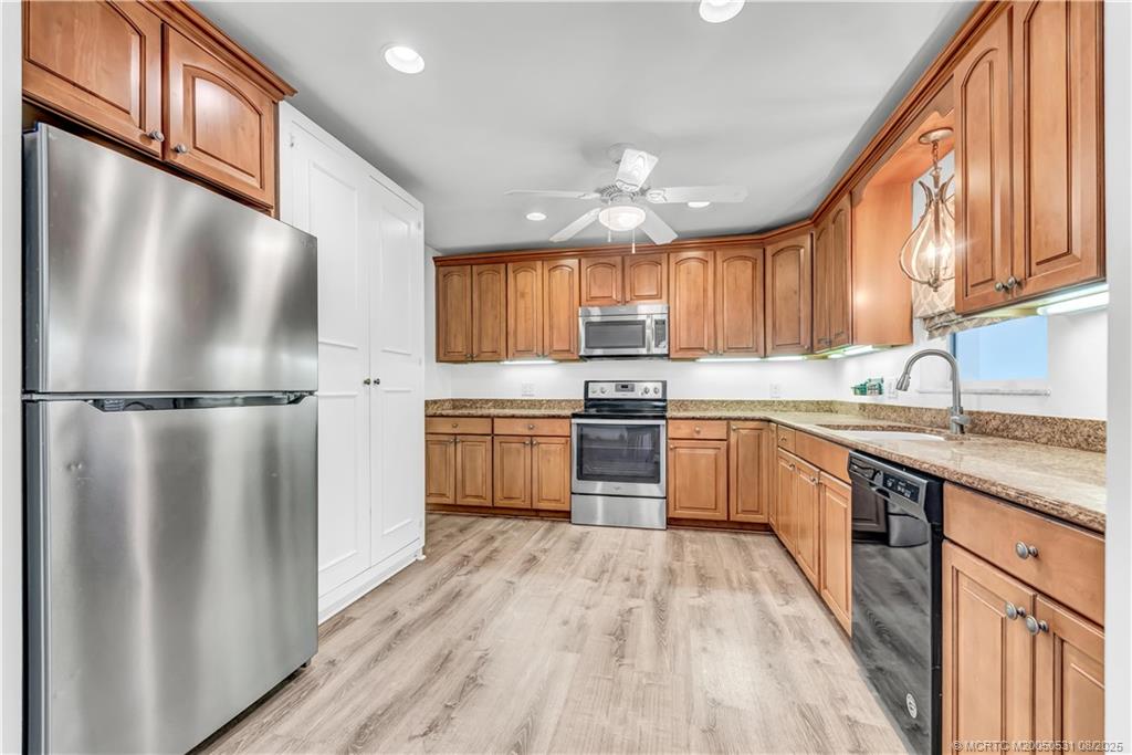 715 Southeast Alamanda Way Stuart, FL 34996 - Photo 11 of 30