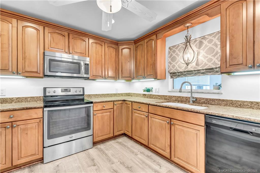 715 Southeast Alamanda Way Stuart, FL 34996 - Photo 12 of 30