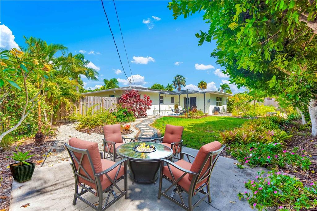 715 Southeast Alamanda Way Stuart, FL 34996 - Photo 25 of 30 Virtually Staged