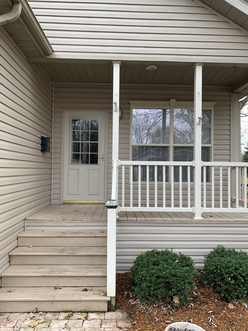 247 Northshore Road Elgin, IL 60123 - Photo 3 of 30
