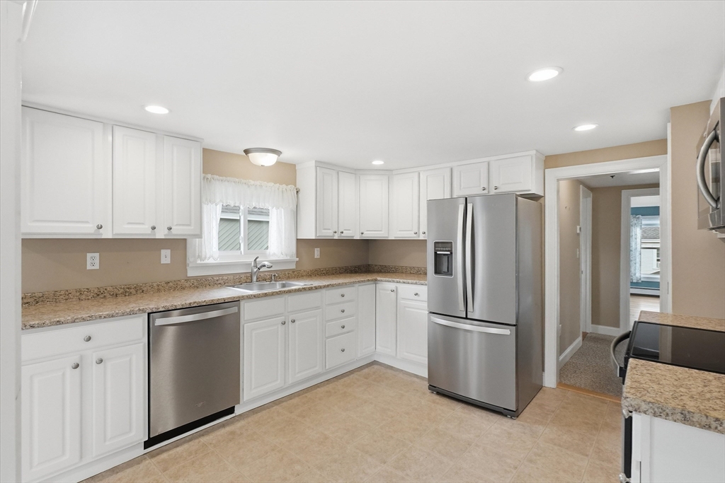 27 Haverhill Road, Unit B Amesbury, MA 01913 - Photo 12 of 36
