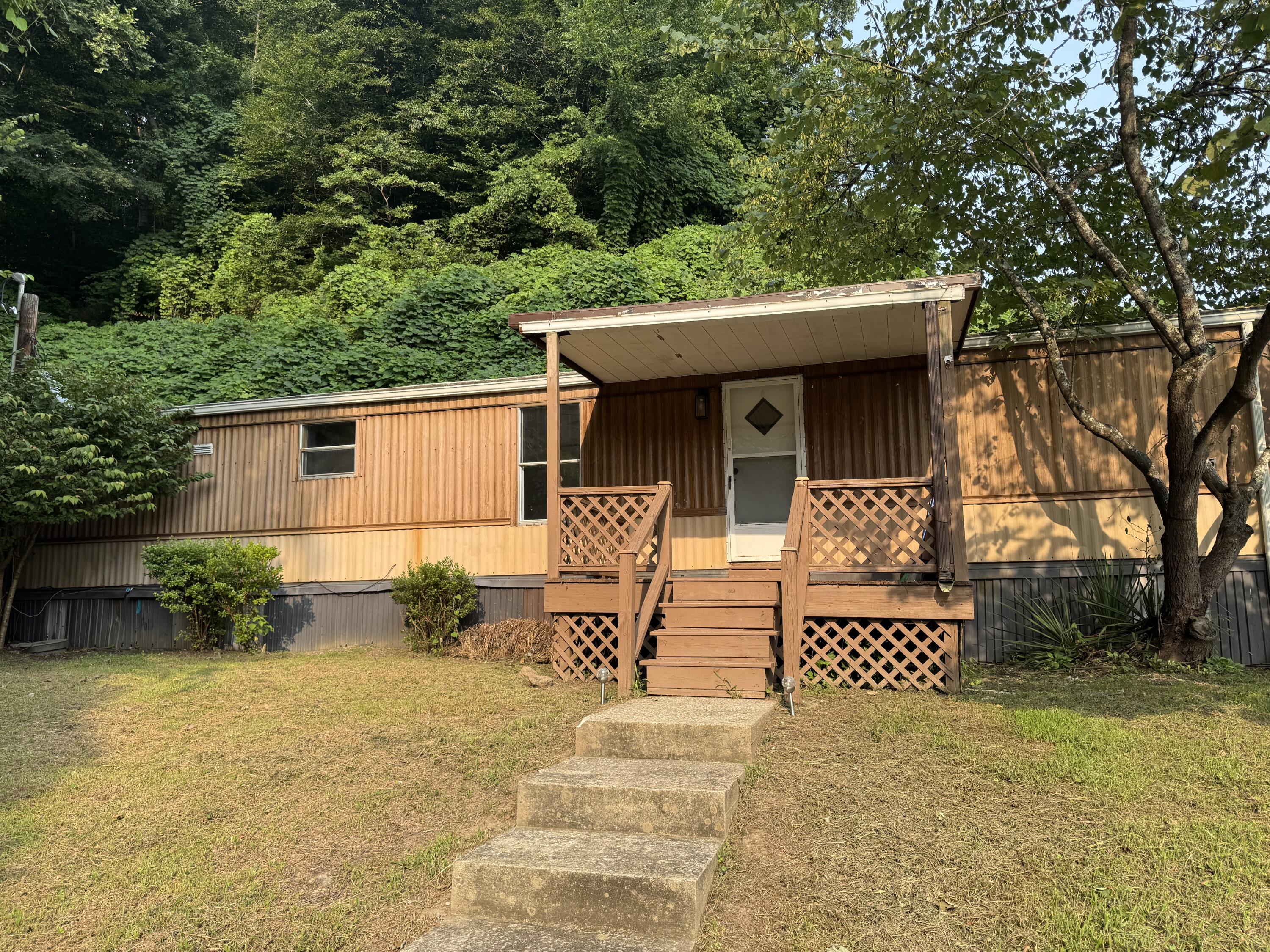 365 Quicksand Road Jackson, KY 41339 - Photo 1 of 14 IMG_2198