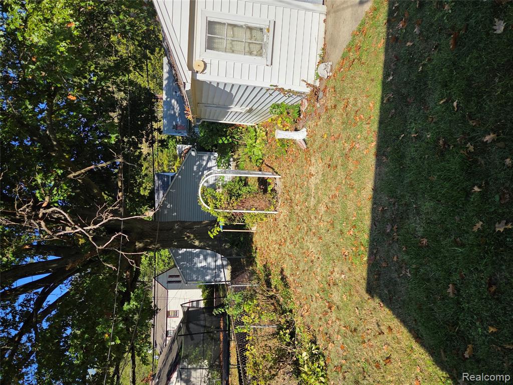 2138 Ridgemont Road Grosse Pointe Woods, MI 48236 - Photo 12 of 13 Gallery Image 12