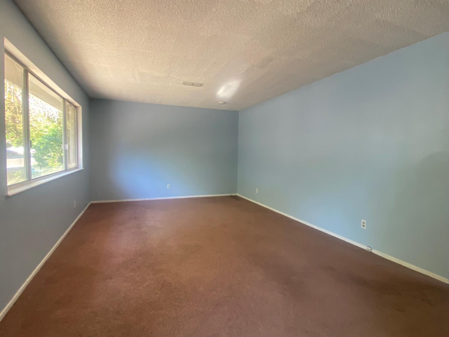 333 East Linden Avenue Reedley, CA 93654 - Photo 5 of 21