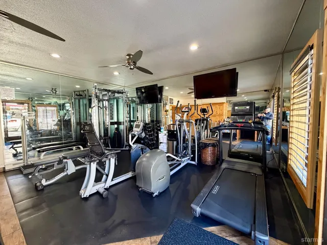 $1,950 | 4061 Lake Tahoe Boulevard, South Lake Tahoe, CA 96150