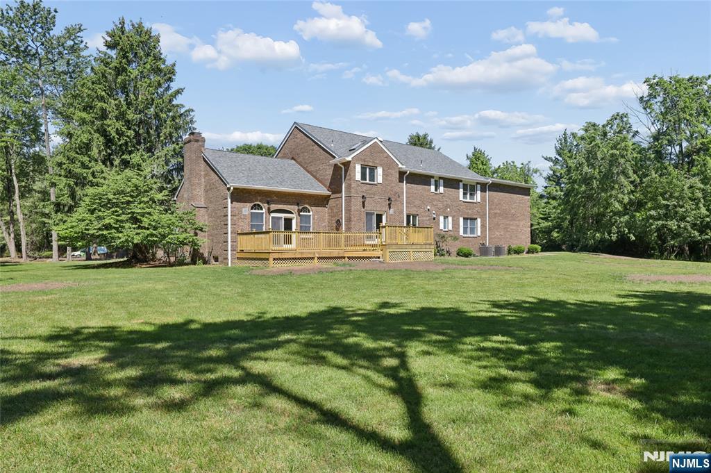 2 West Gate Road Saddle River, NJ 07458 - Photo 45 of 46