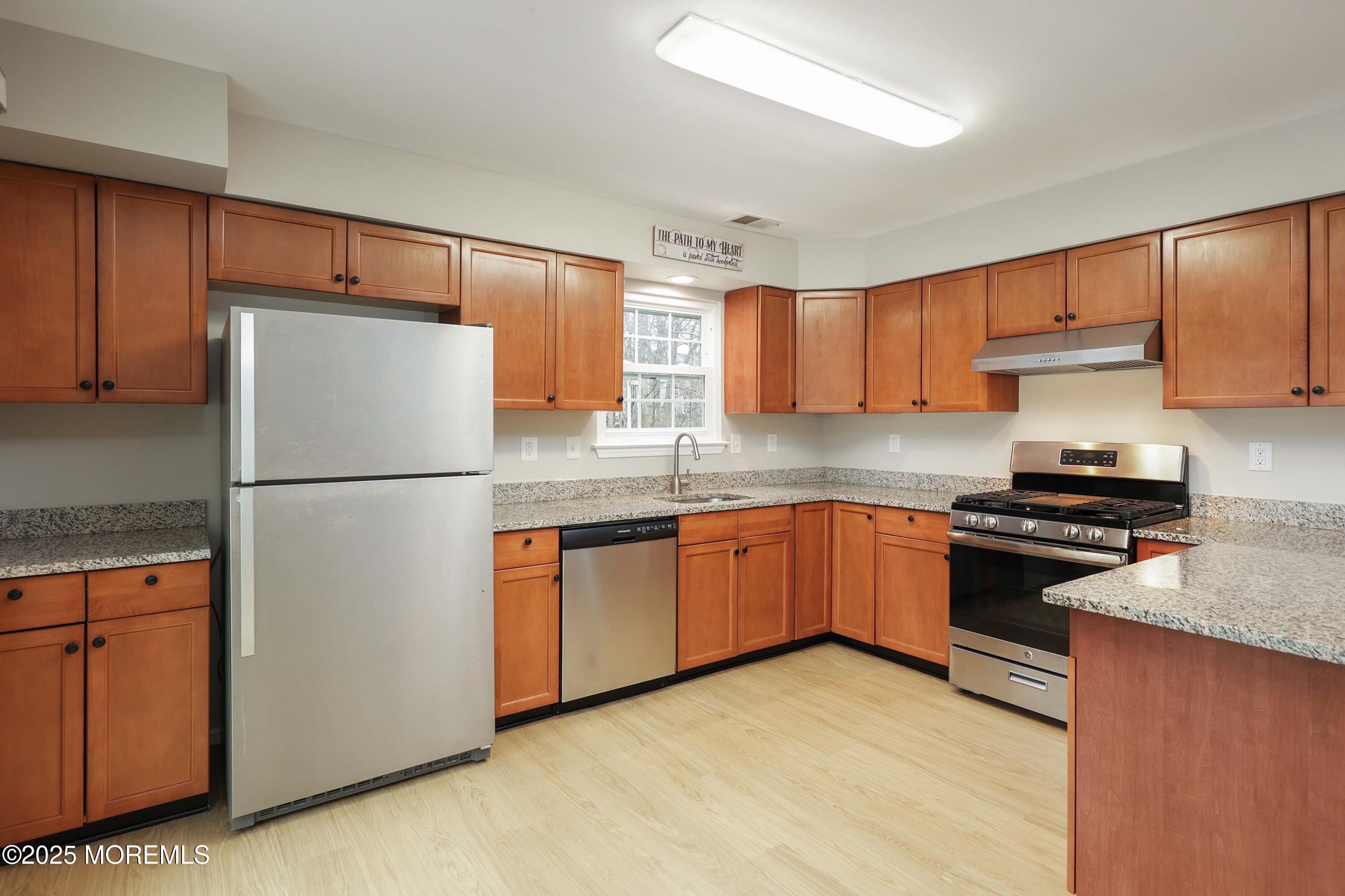 4 Oxford Road, Unit 329 Holmdel, NJ 07733 - Photo 24 of 45 758A0940