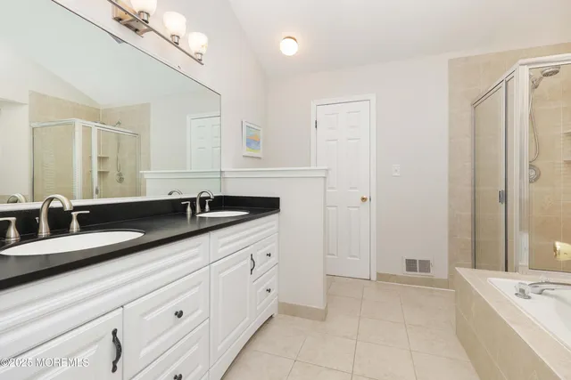 $700,000 | 4 Oxford Road, Unit 329, Holmdel, NJ 07733