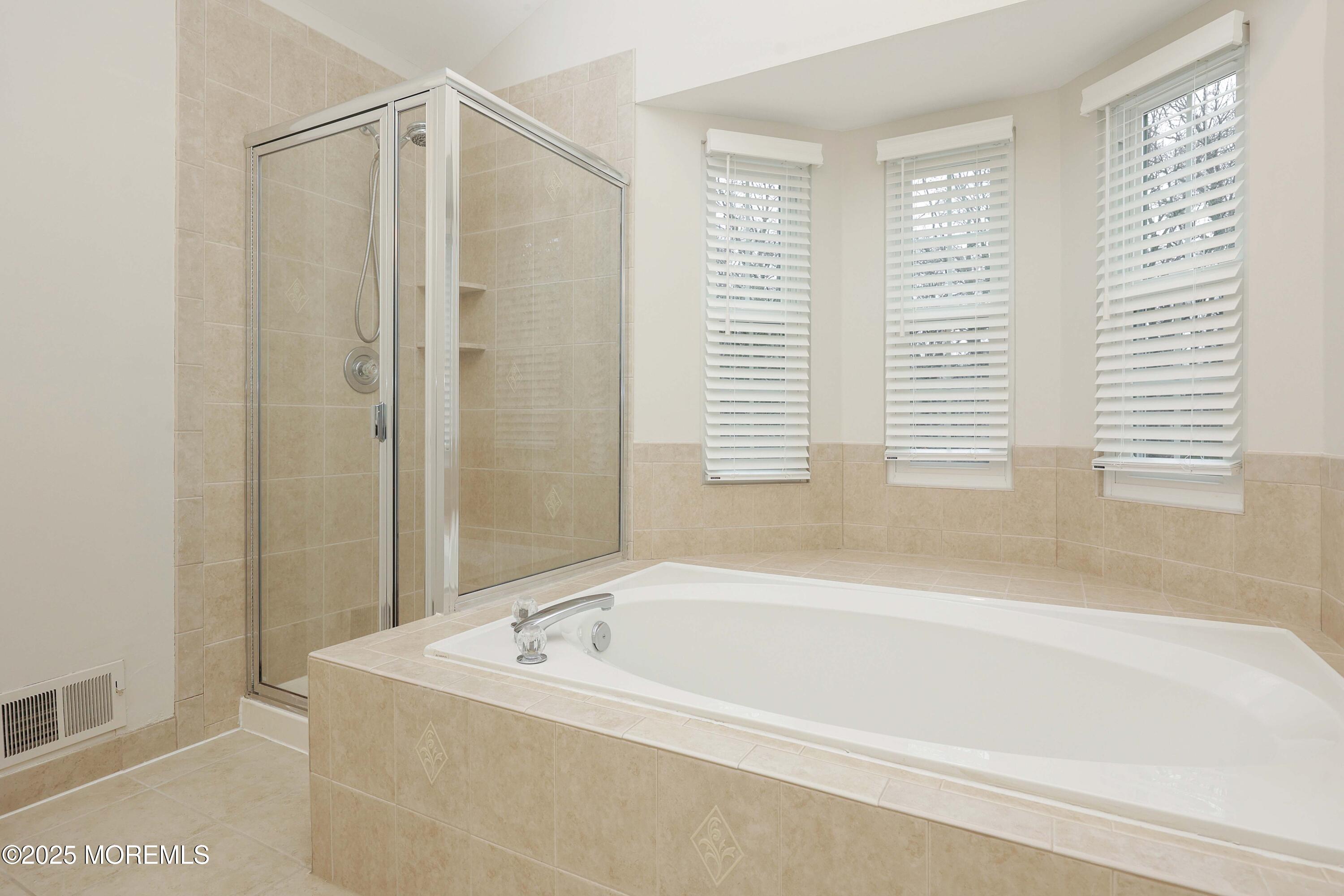 4 Oxford Road, Unit 329 Holmdel, NJ 07733 - Photo 32 of 45 758A0994