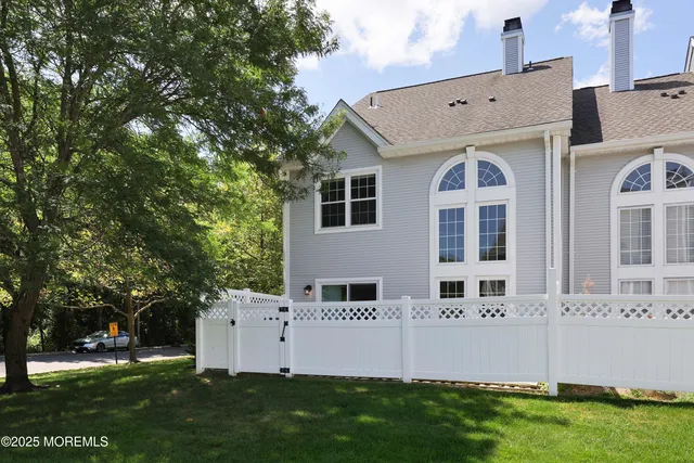 $700,000 | 4 Oxford Road, Unit 329, Holmdel, NJ 07733