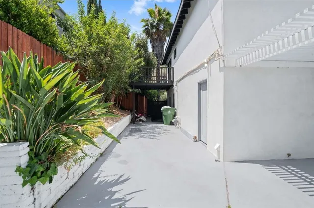 $1,725,000 | 3448 Ardsley Place, Encino, CA 91436
