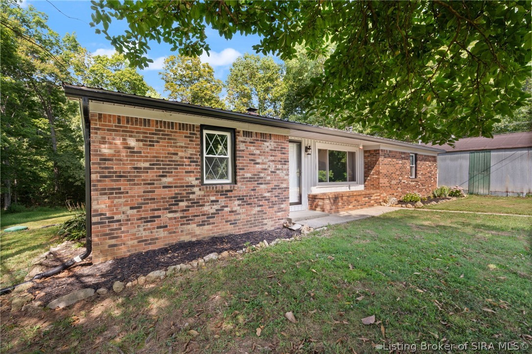 352 East Brown Road Pekin, IN 47165 - Photo 2 of 49 Gallery Image 2
