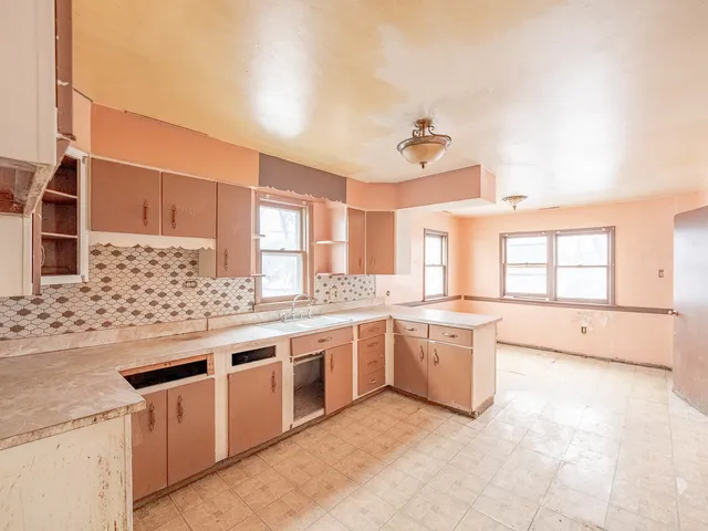 $164,900 | 5003 West 31st Street, Cicero, IL 60804