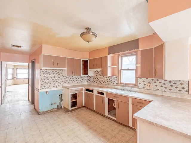 $164,900 | 5003 West 31st Street, Cicero, IL 60804