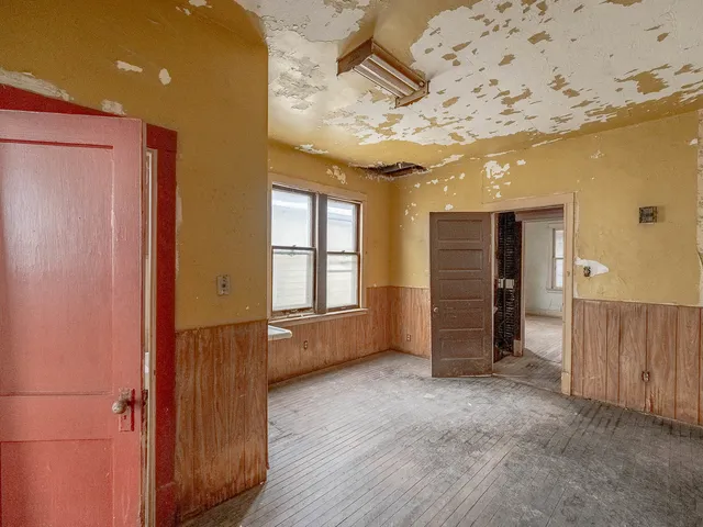 $164,900 | 5003 West 31st Street, Cicero, IL 60804