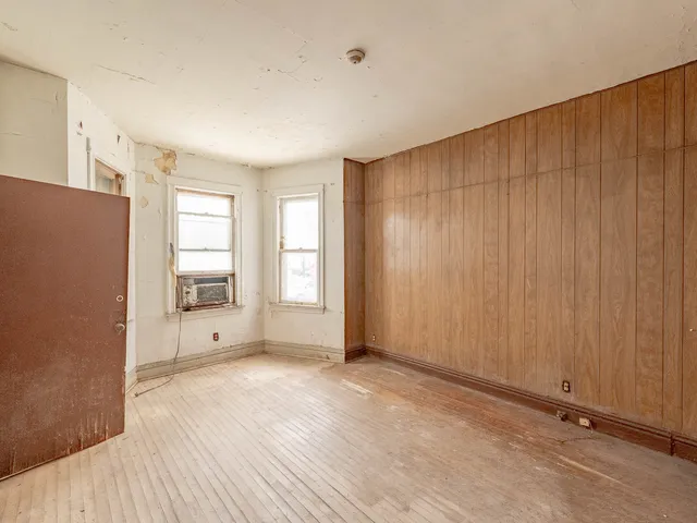 $164,900 | 5003 West 31st Street, Cicero, IL 60804