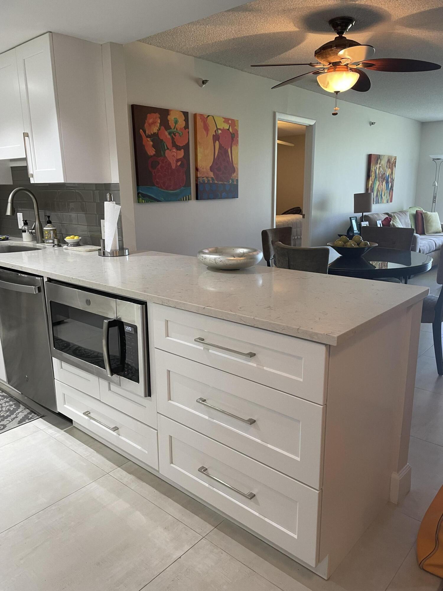 5340 Northwest 2nd Avenue, Unit 229 Boca Raton, FL 33487 - Photo 7 of 50 Kitchen