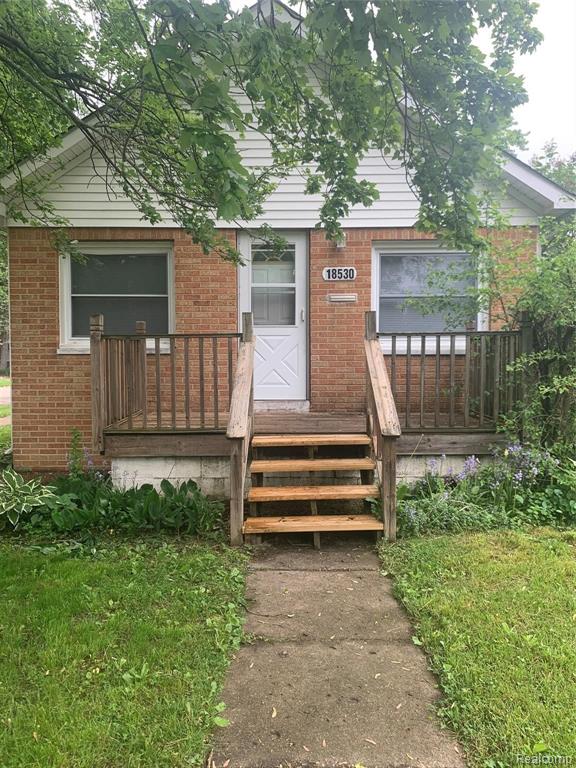 18530 Fox Redford, MI 48240 - Photo 1 of 15