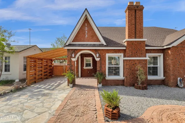 $3,300 | 1533 West Culver Street, Phoenix, AZ 85007