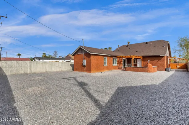 $3,300 | 1533 West Culver Street, Phoenix, AZ 85007