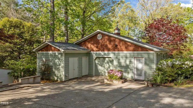a view of entryway and hall
