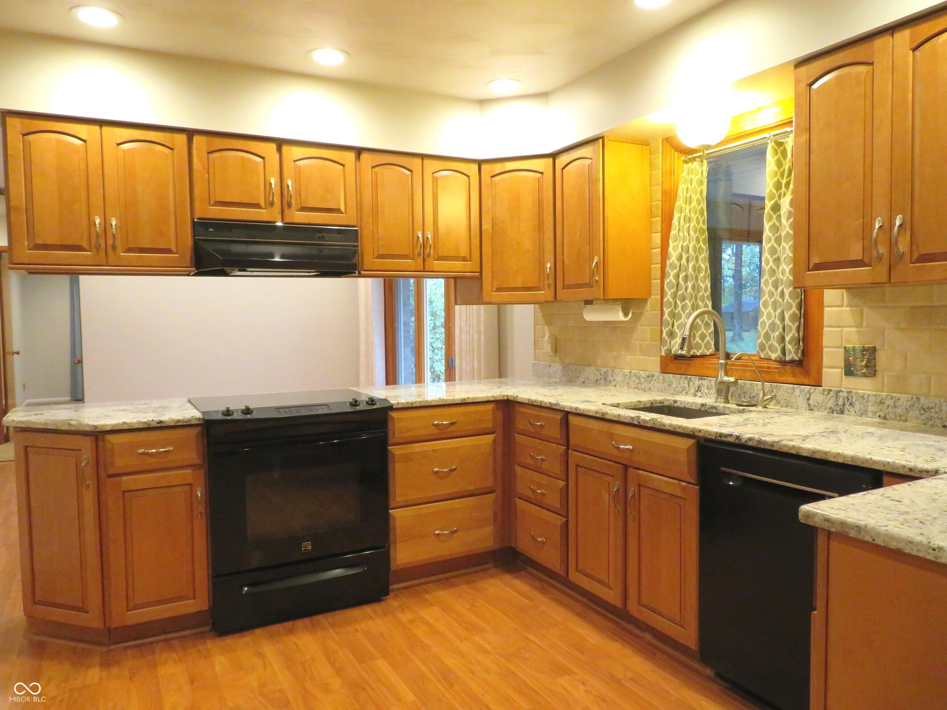 8312 Northern Drive Avon, IN 46123 - Photo 12 of 56