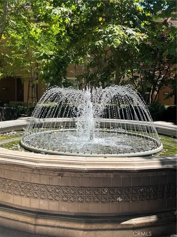 $869,000 | 453 North Altadena Drive, Unit 7, Pasadena, CA 91107