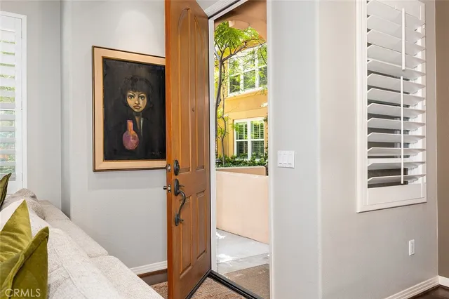 $869,000 | 453 North Altadena Drive, Unit 7, Pasadena, CA 91107