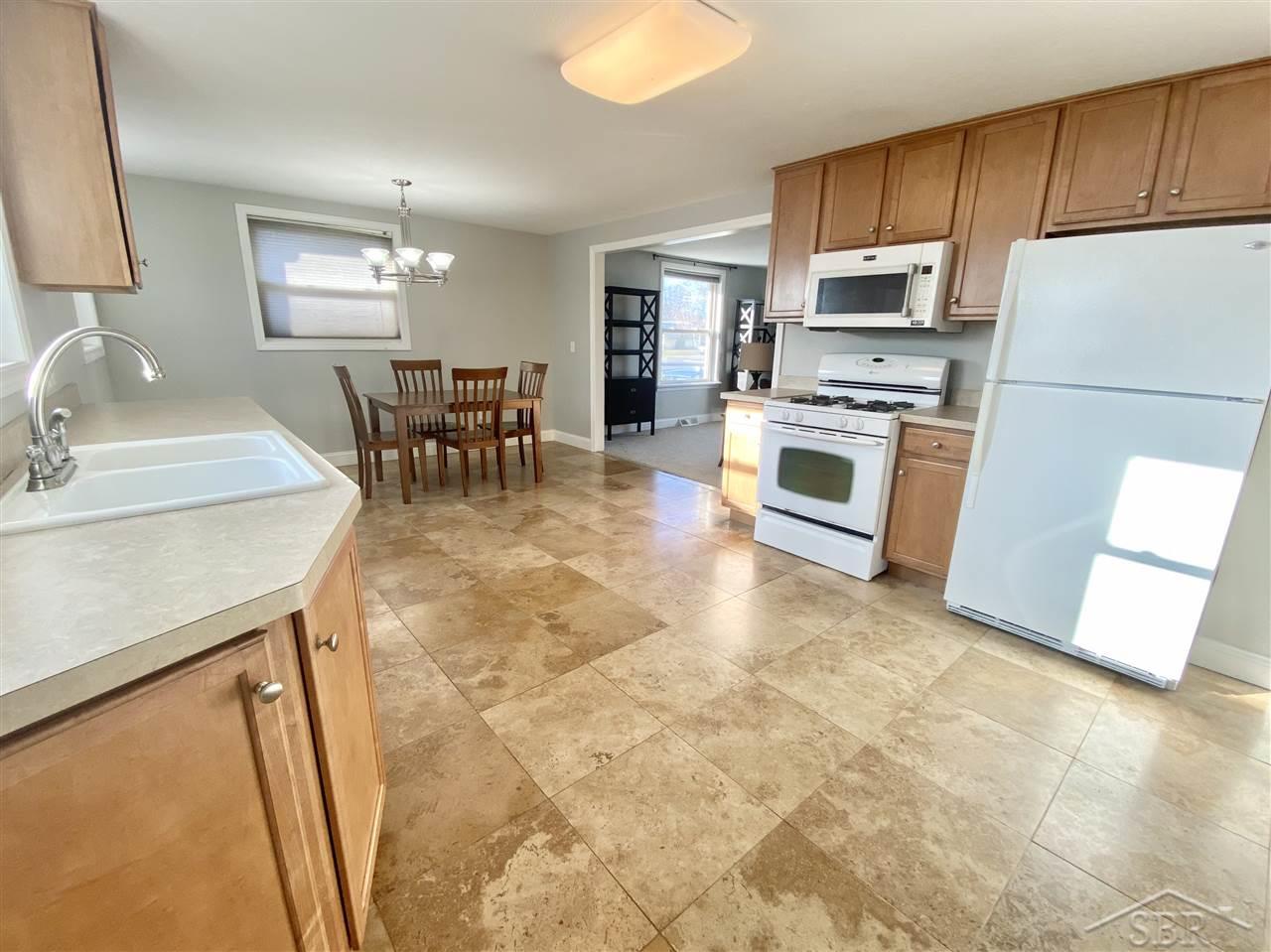 4535 Shattuck Road Saginaw, MI 48603 - Photo 6 of 16 50002986-5.JPG