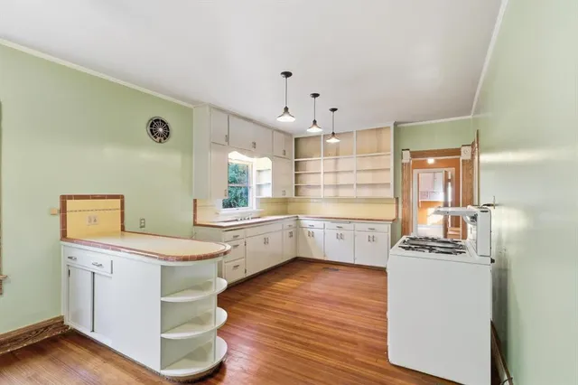 $775,000 | 2044 West Oak Street, Denton, TX 76201