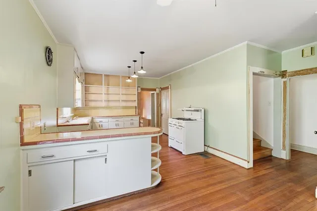 $775,000 | 2044 West Oak Street, Denton, TX 76201