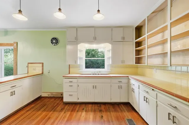 $775,000 | 2044 West Oak Street, Denton, TX 76201