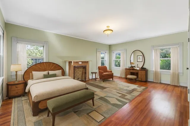 $775,000 | 2044 West Oak Street, Denton, TX 76201