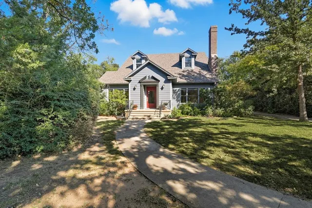 $775,000 | 2044 West Oak Street, Denton, TX 76201